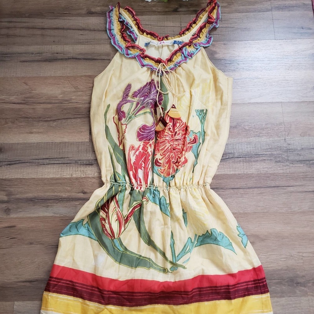 Chelsea & Violet floral Ruffle top sz M
